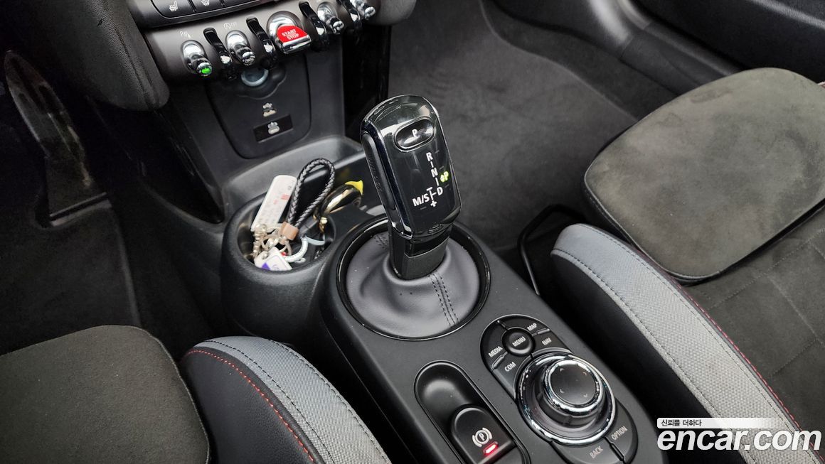 Mini Cooper Convertible 2024