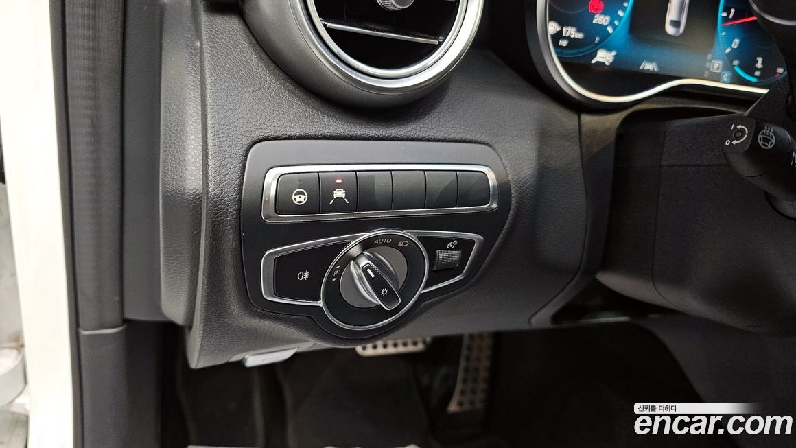 Mercedes-Benz C-Class 2021