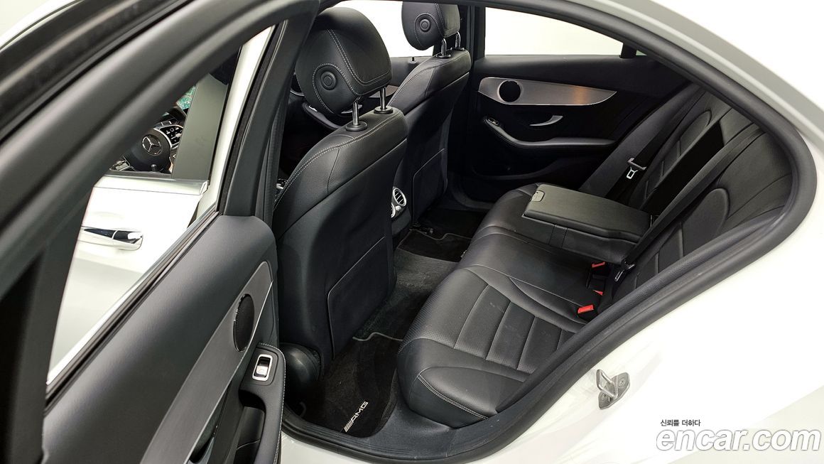 Mercedes-Benz C-Class 2021