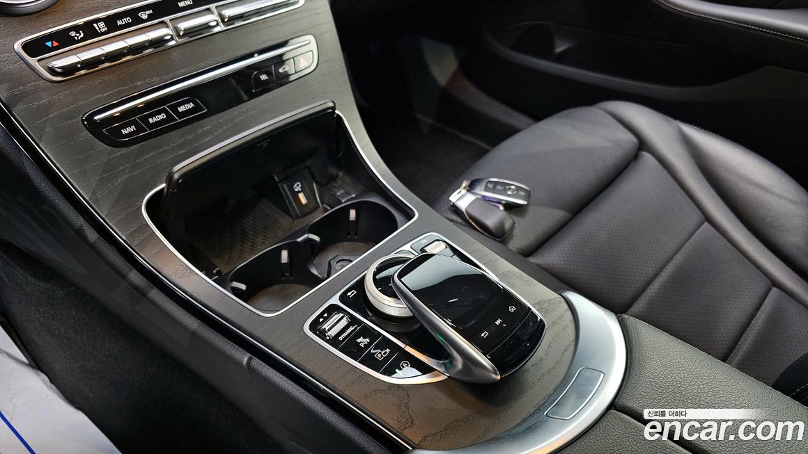 Mercedes-Benz C-Class 2021