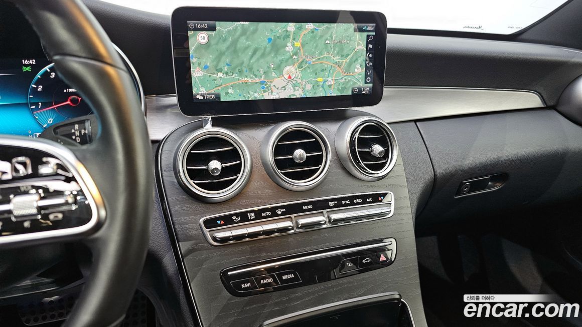 Mercedes-Benz C-Class 2021