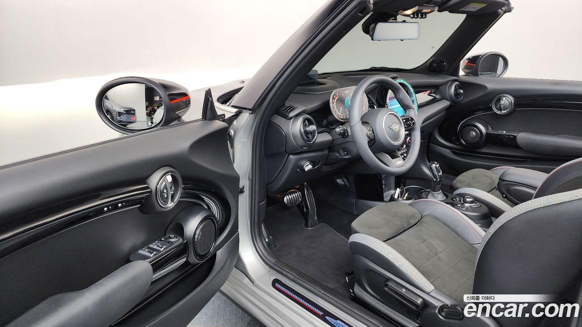 Mini Cooper Convertible 2024