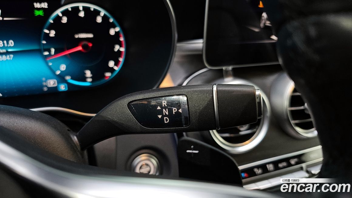 Mercedes-Benz C-Class 2021