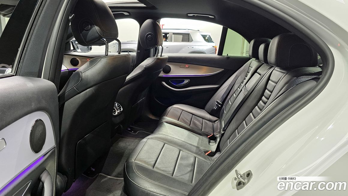 Mercedes-Benz E-Class 2021