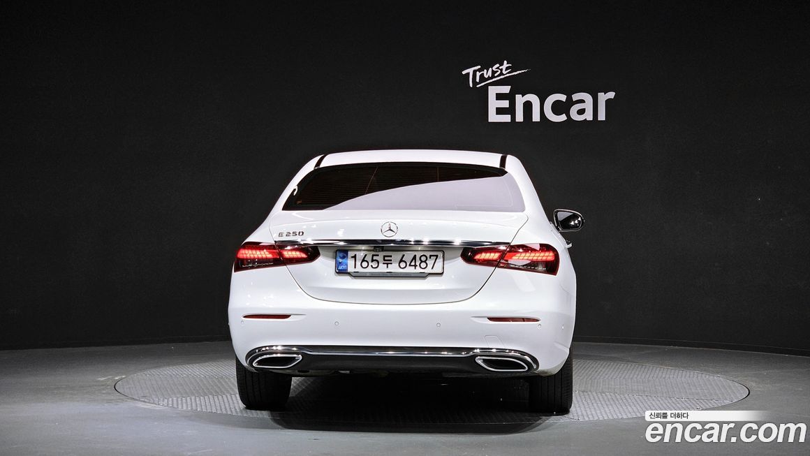 Mercedes-Benz E-Class 2021