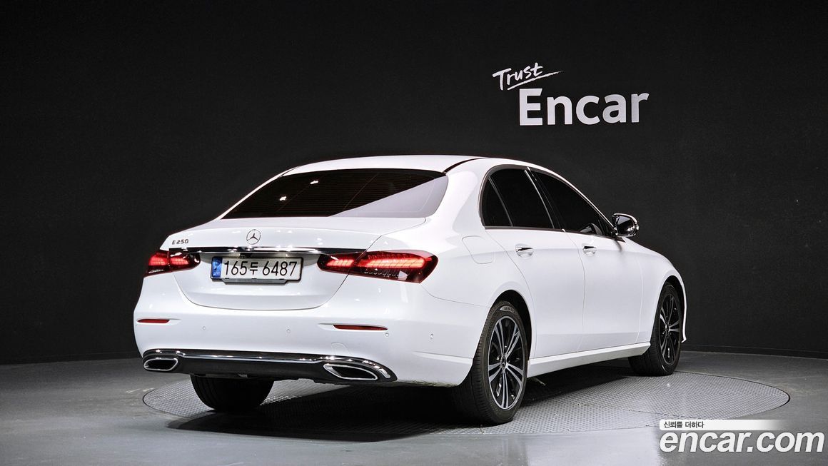 Mercedes-Benz E-Class 2021