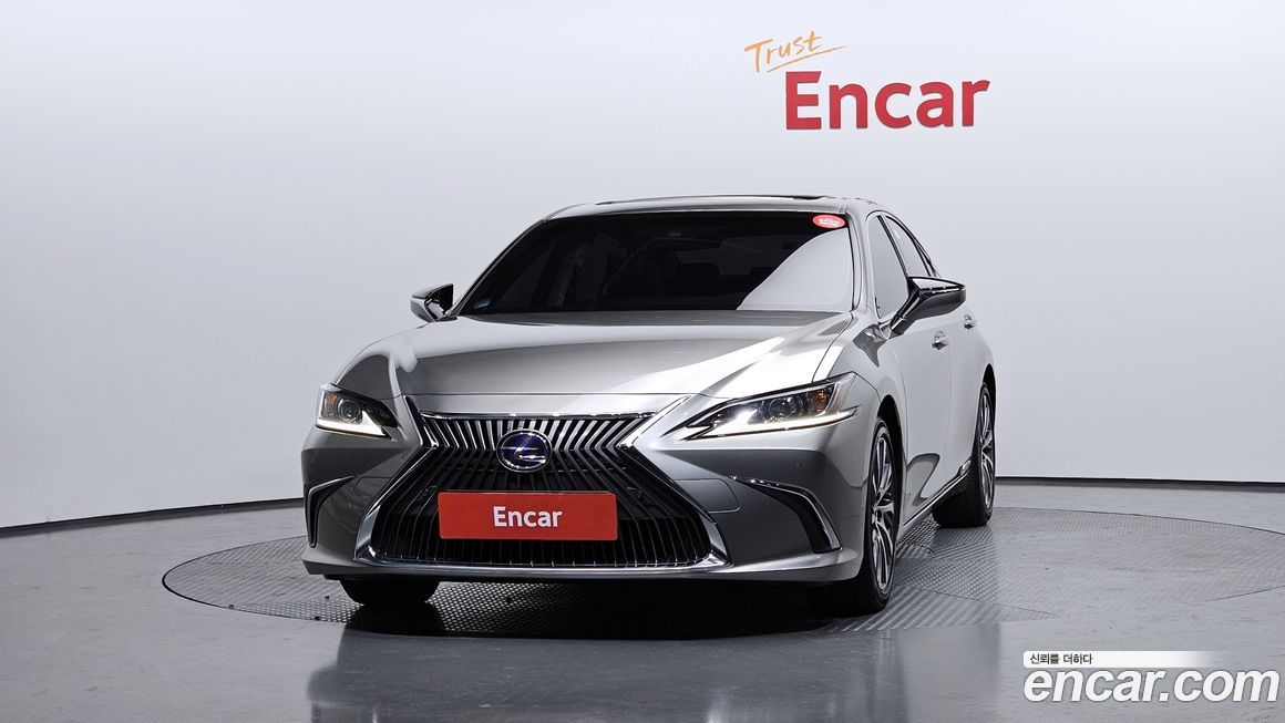 Lexus ES 2019