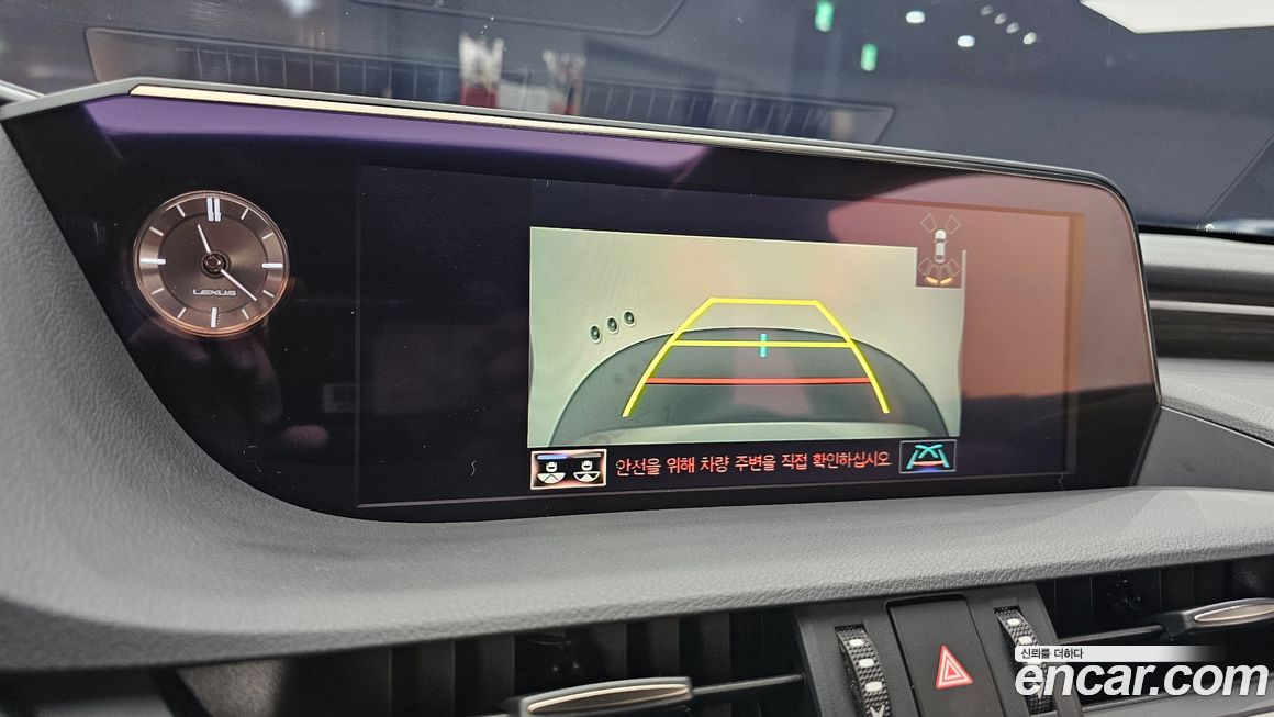 Lexus ES 2019