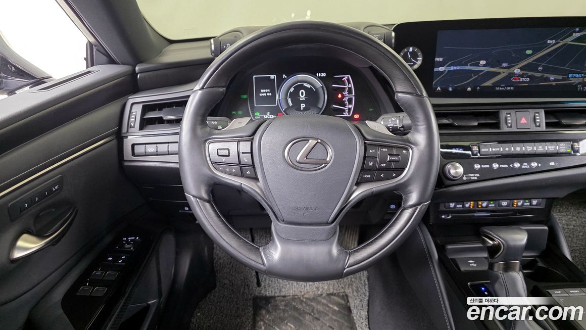 Lexus ES 2022