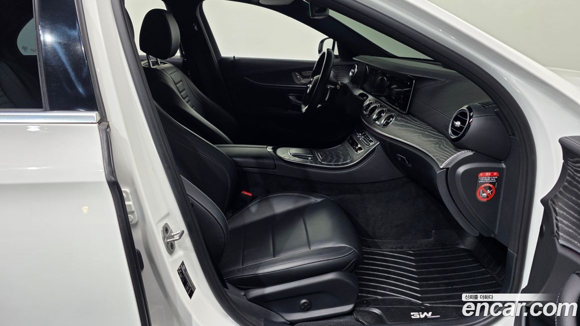 Mercedes-Benz E-Class 2021