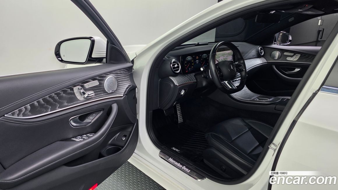 Mercedes-Benz E-Class 2021