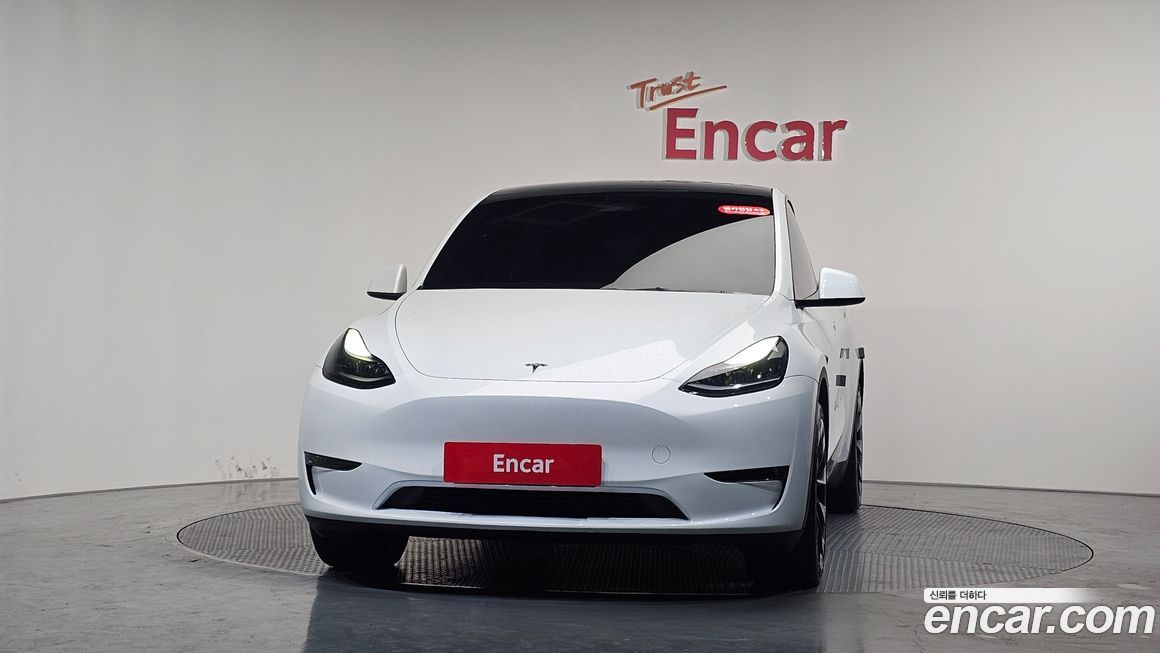 Tesla Model Y 2024