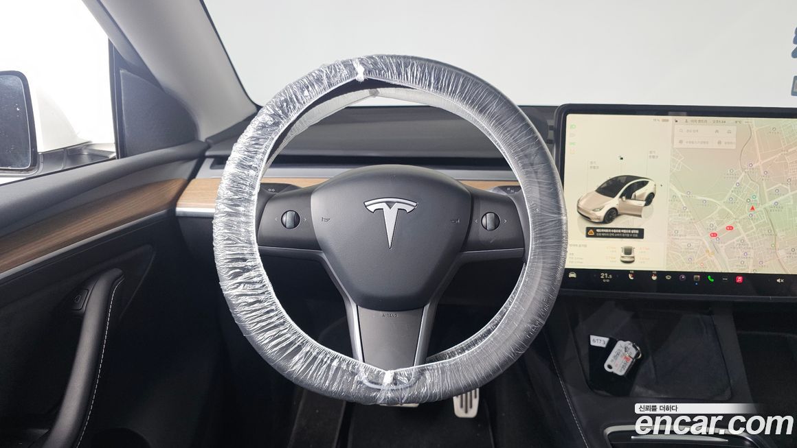 Tesla Model Y 2024