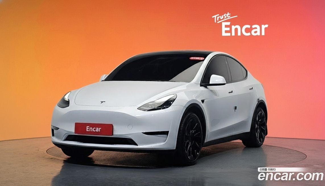 Tesla Model Y 2024