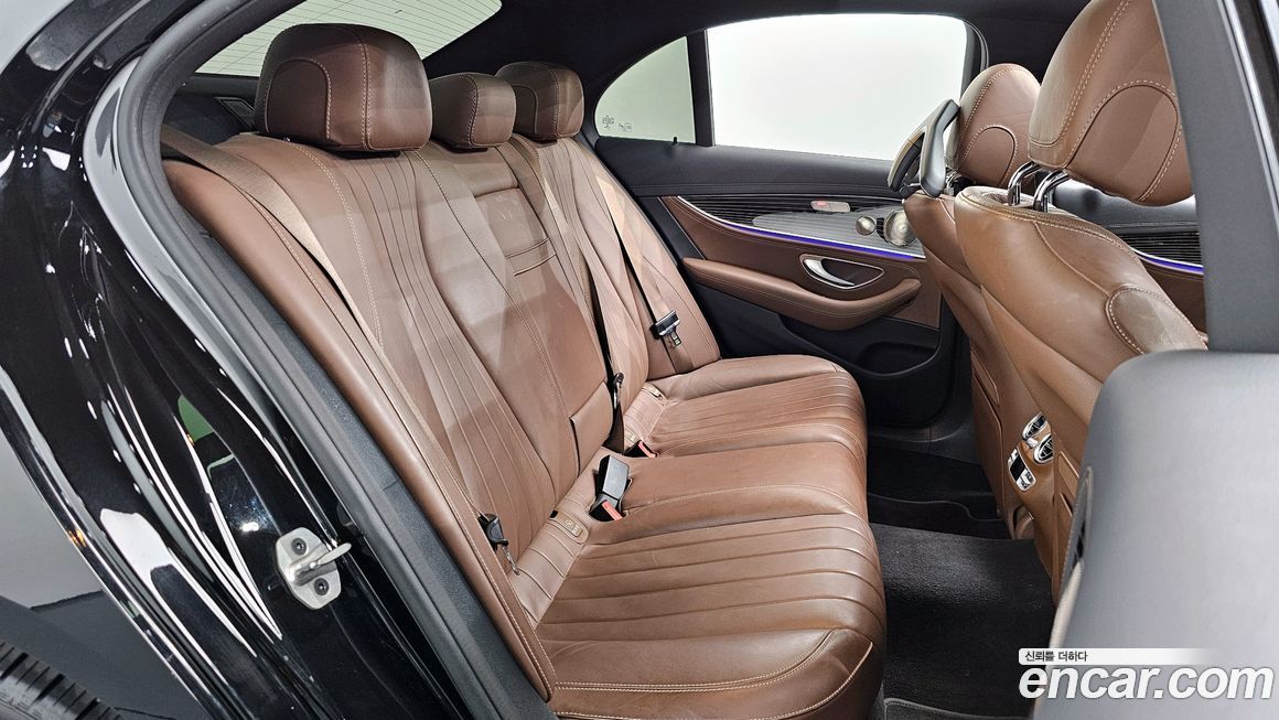 Mercedes-Benz E-Class 2021