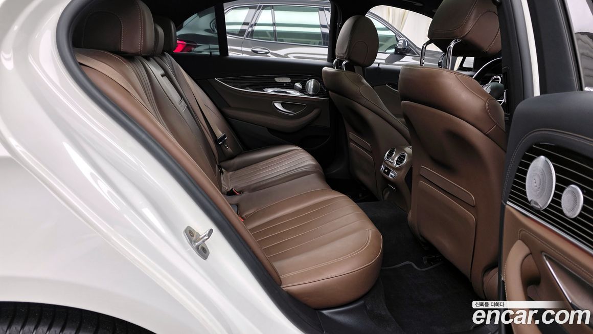 Mercedes-Benz E-Class 2021