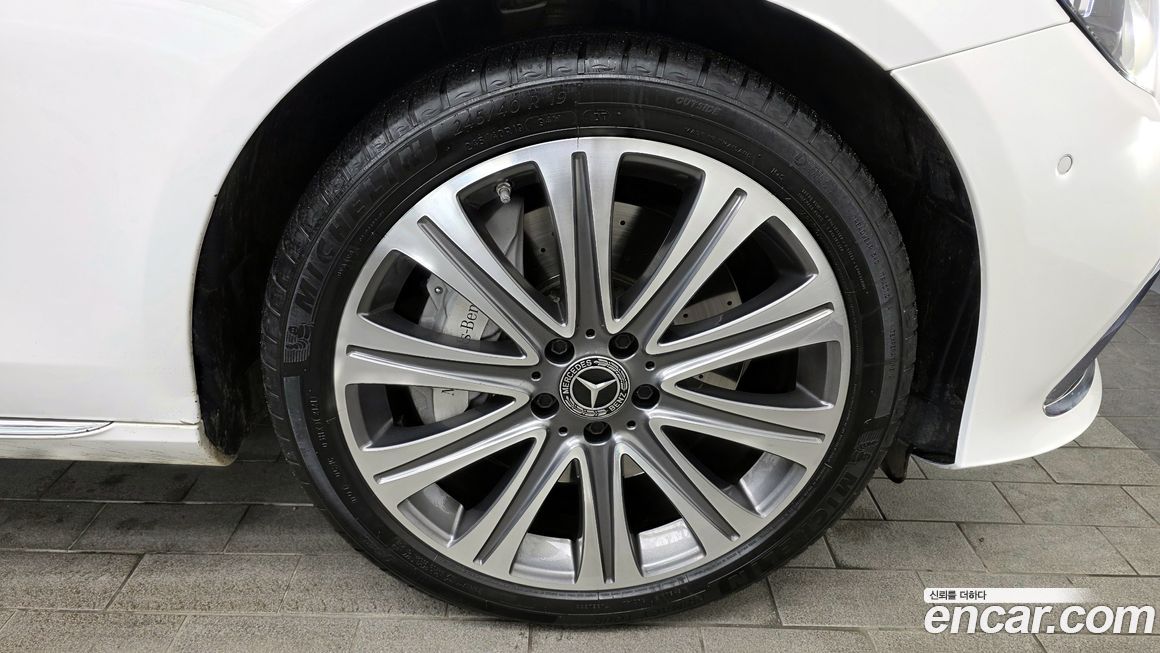 Mercedes-Benz E-Class 2021