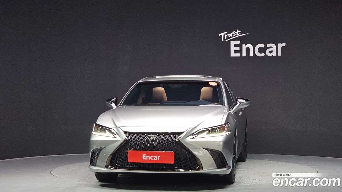 Lexus ES 2024