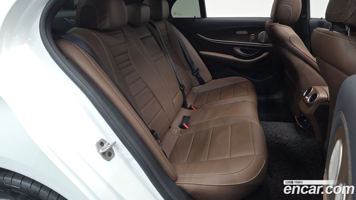 Mercedes-Benz E-Class 2023