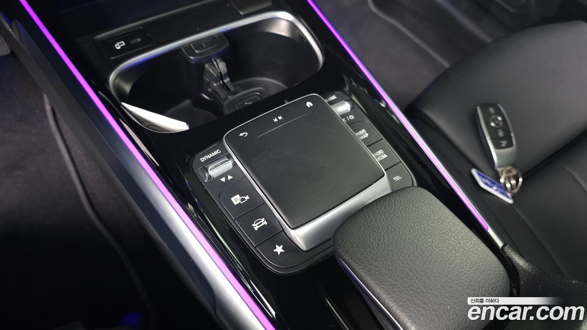 Mercedes-Benz GLB-Class 2023