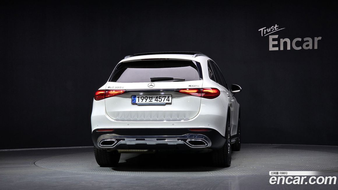 Mercedes-Benz GLC-Class 2023