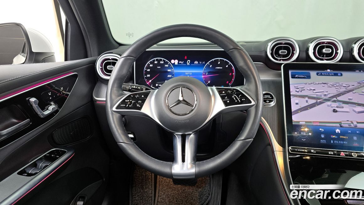 Mercedes-Benz GLC-Class 2023