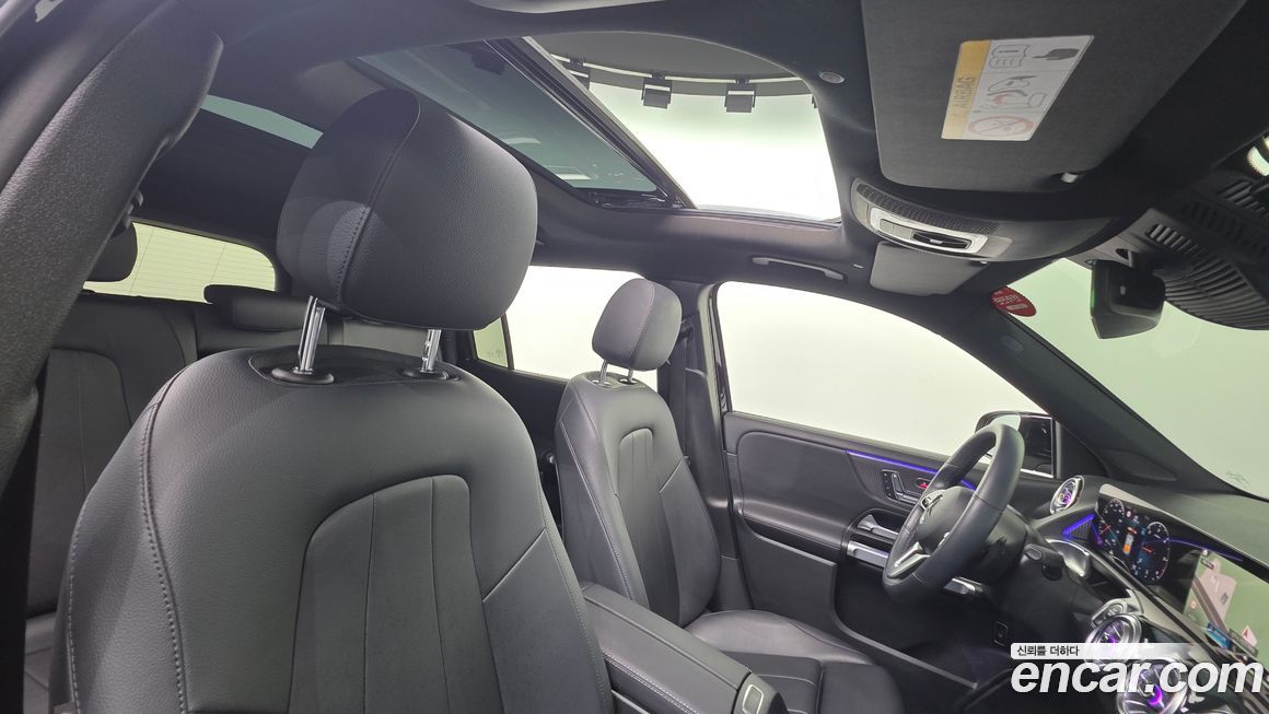 Mercedes-Benz GLB-Class 2023