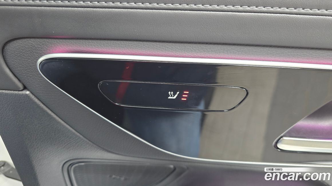 Mercedes-Benz GLC-Class 2023