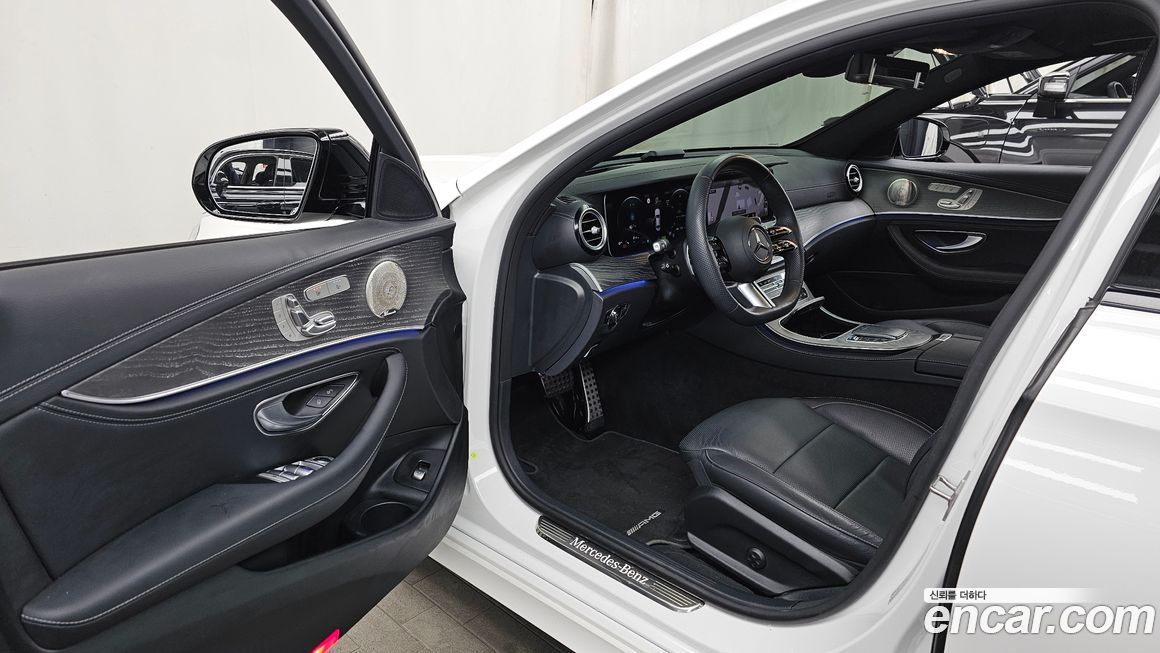 Mercedes-Benz E-Class 2023