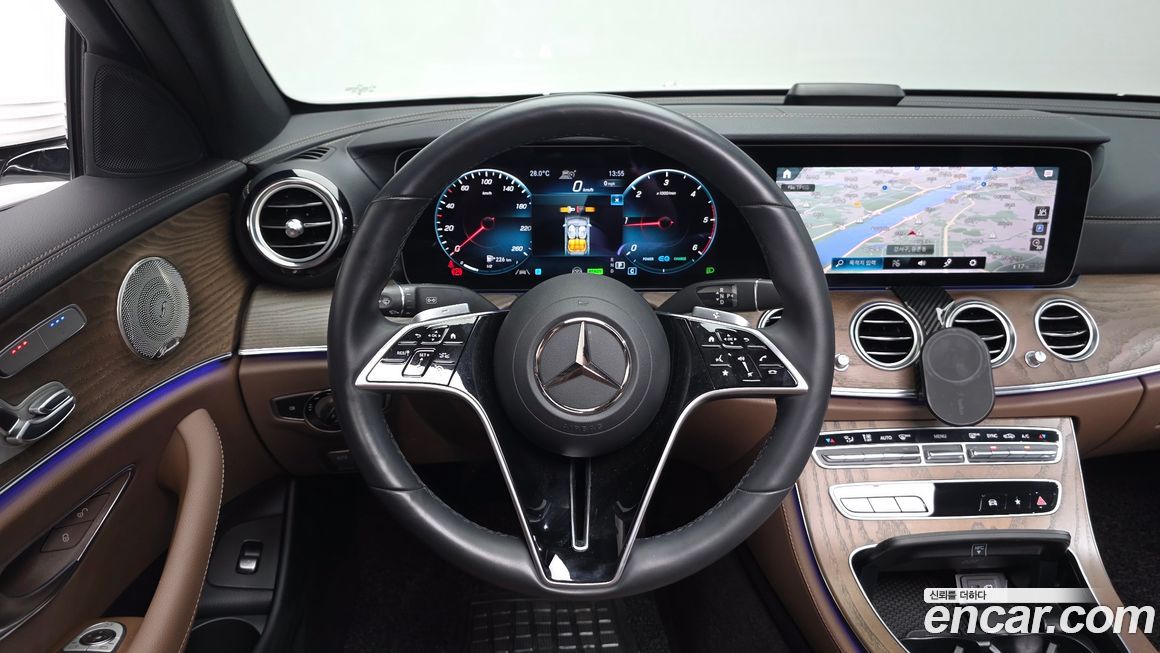 Mercedes-Benz E-Class 2023