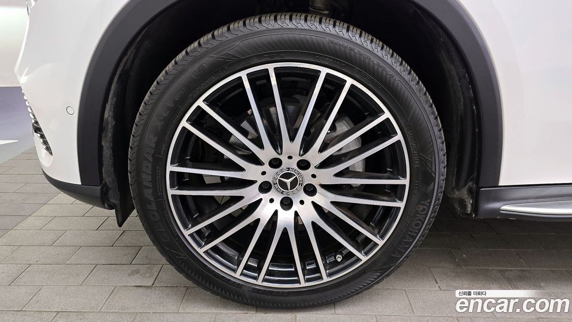 Mercedes-Benz GLC-Class 2023