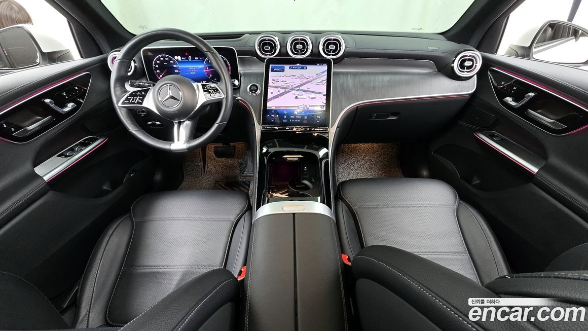 Mercedes-Benz GLC-Class 2023