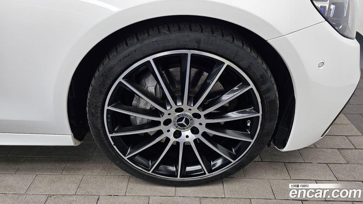 Mercedes-Benz E-Class 2023