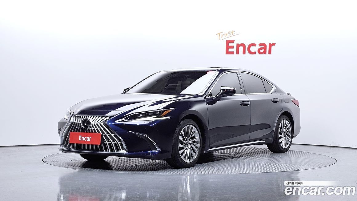 Lexus ES 2026