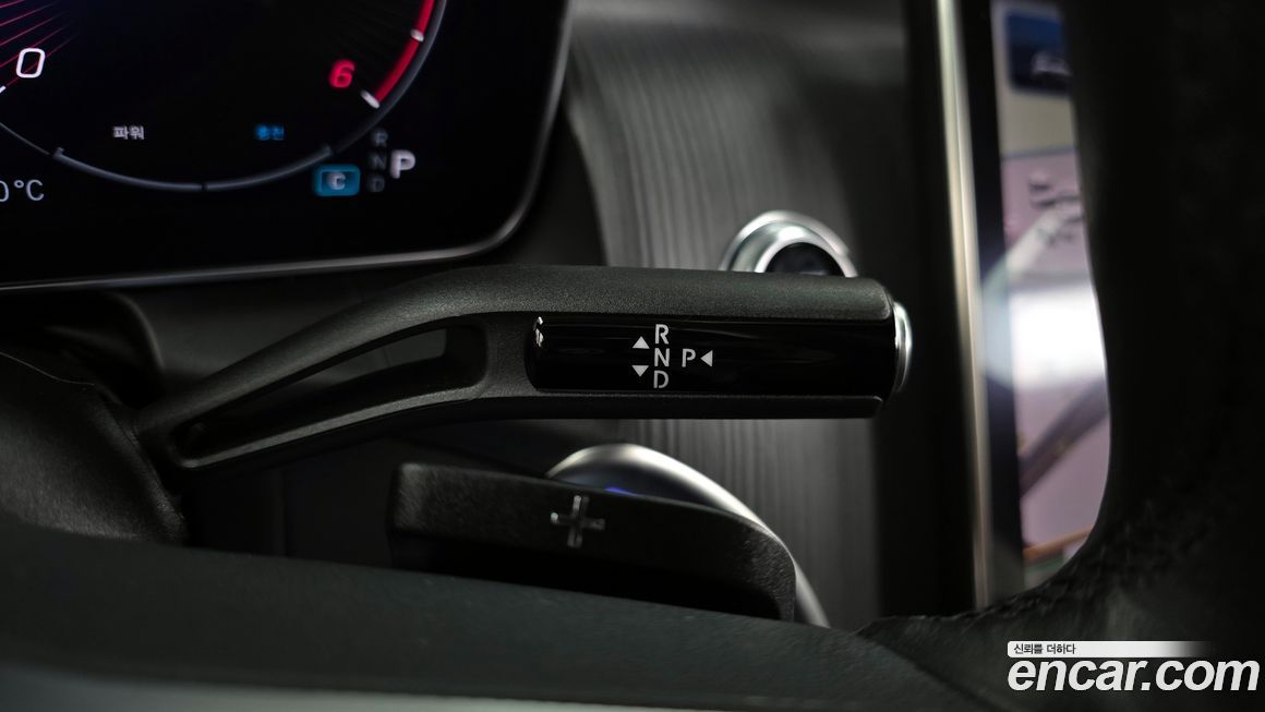 Mercedes-Benz GLC-Class 2023