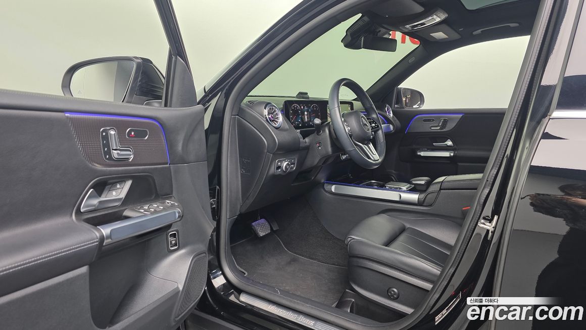 Mercedes-Benz GLB-Class 2023