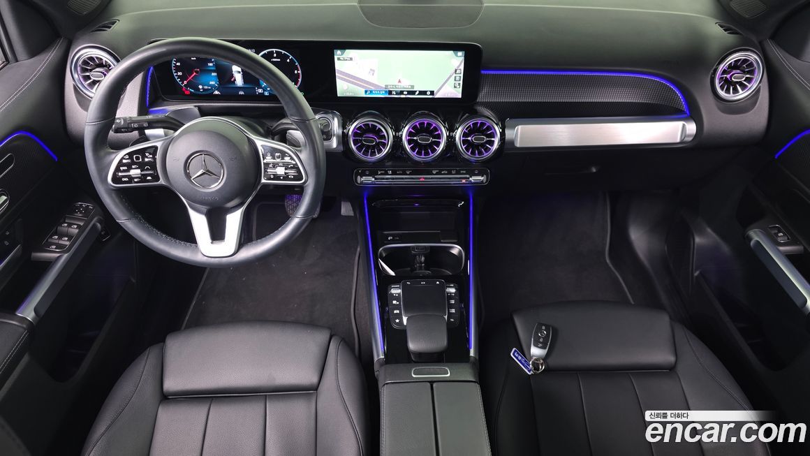 Mercedes-Benz GLB-Class 2023