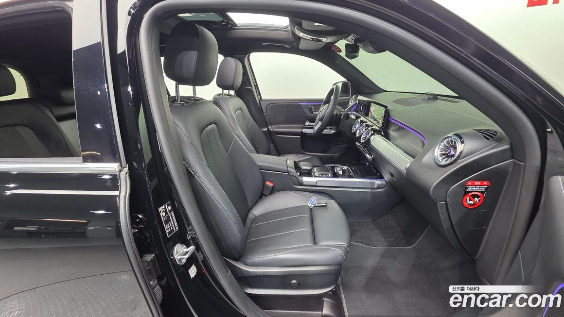 Mercedes-Benz GLB-Class 2023