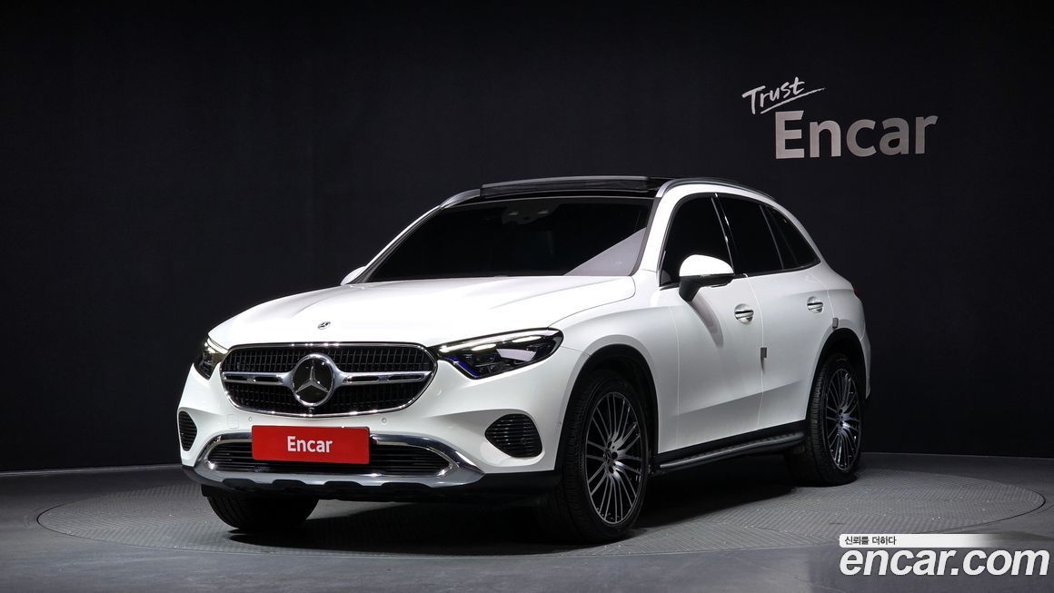 Mercedes-Benz GLC-Class 2023