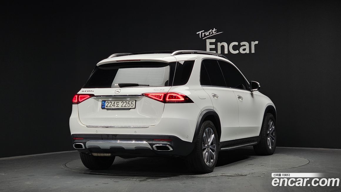 Mercedes-Benz GLE-Class 2021