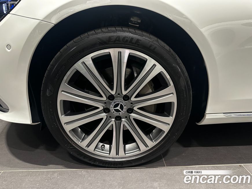 Mercedes-Benz E-Class 2023