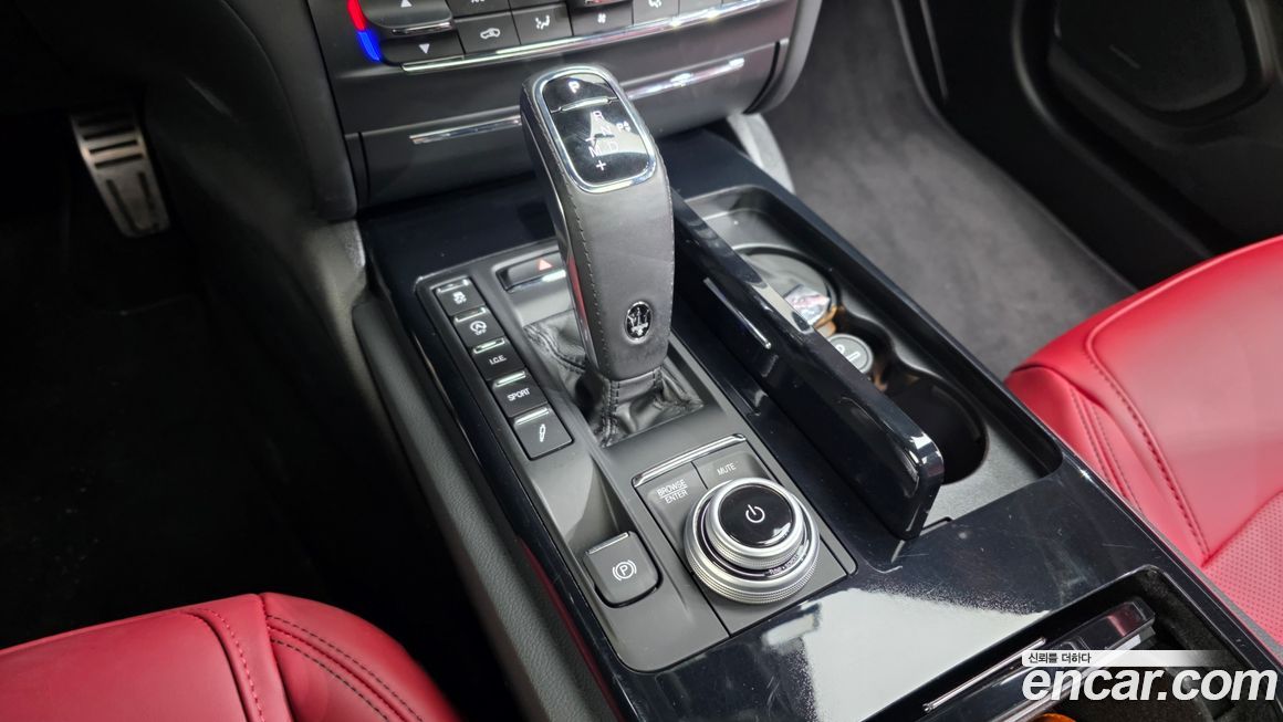 Maserati Ghibli 2022