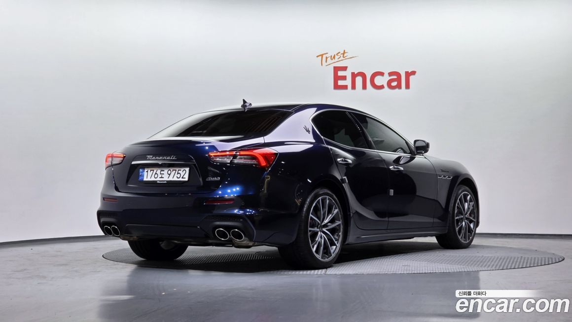 Maserati Ghibli 2022