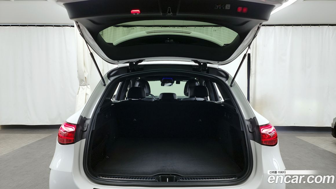 Mercedes-Benz GLC-Class 2024