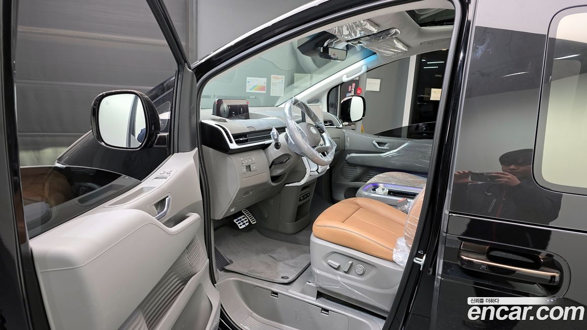 Hyundai Staria 2025