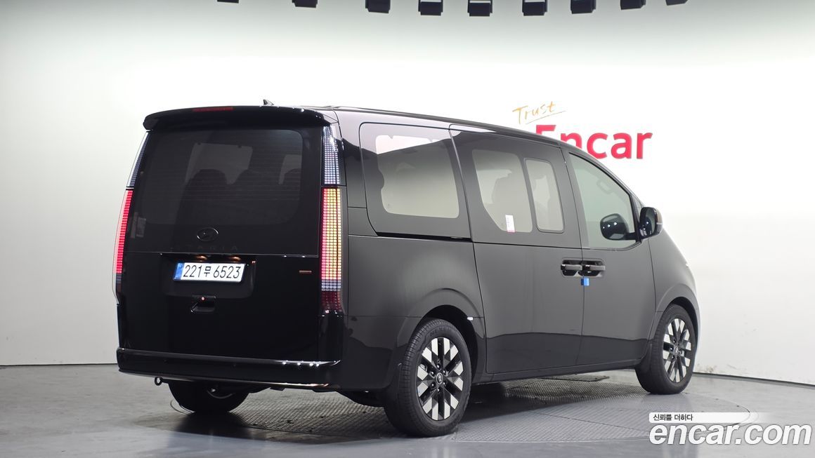 Hyundai Staria 2025