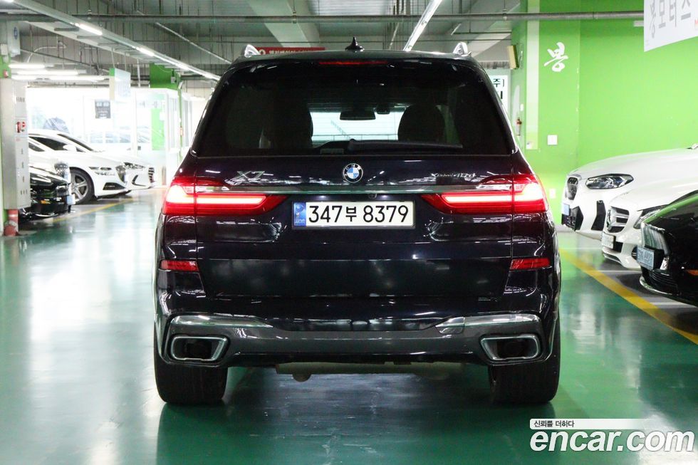 BMW X7 2021