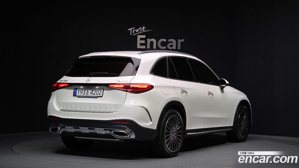 Mercedes-Benz GLC-Class 2024