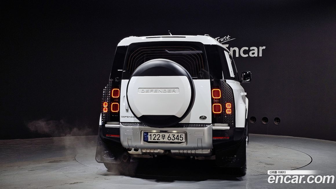 Land Rover Defender 2023