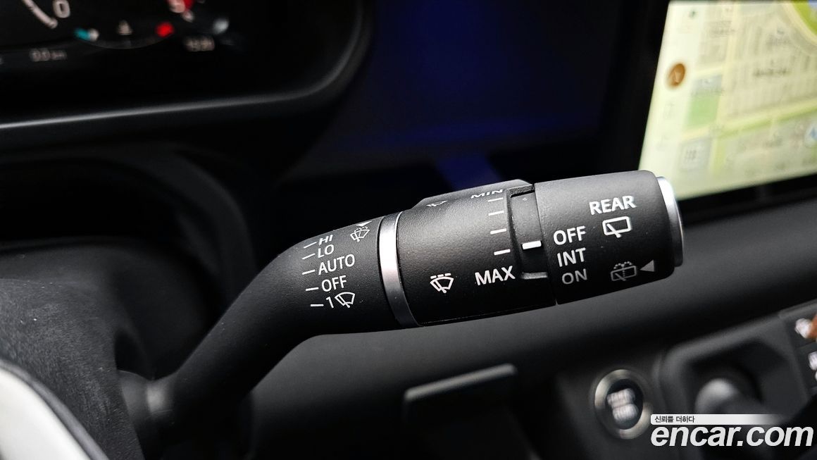 Land Rover Defender 2023